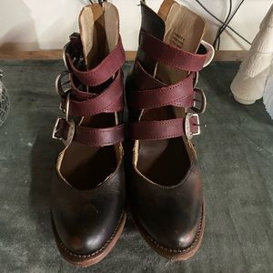 Freebird Scarlet size 8 Merlot